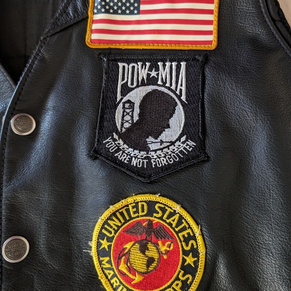 Harley Davidson XXL black leather vest Vietnam patches American Flag Biker Pow - Picture 8 of 10
